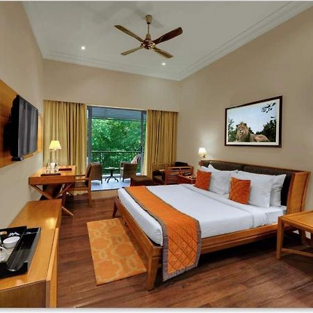 Ibiza The Fern Resort & Spa, Kolkata Bagian luar foto