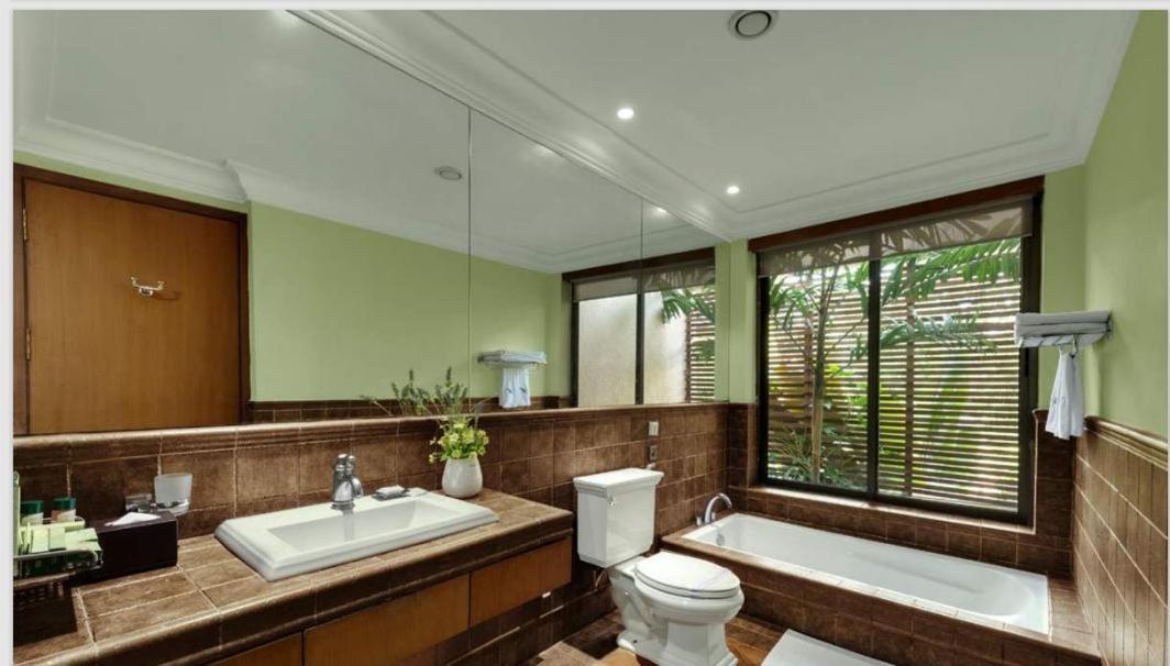 Ibiza The Fern Resort & Spa, Kolkata Bagian luar foto