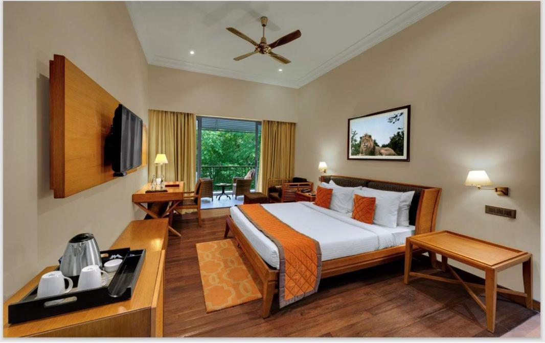 Ibiza The Fern Resort & Spa, Kolkata Bagian luar foto