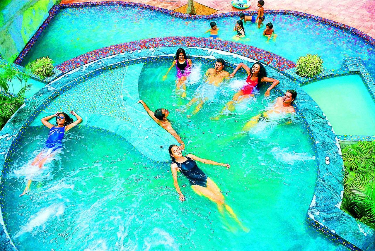 Ibiza The Fern Resort & Spa, Kolkata Bagian luar foto