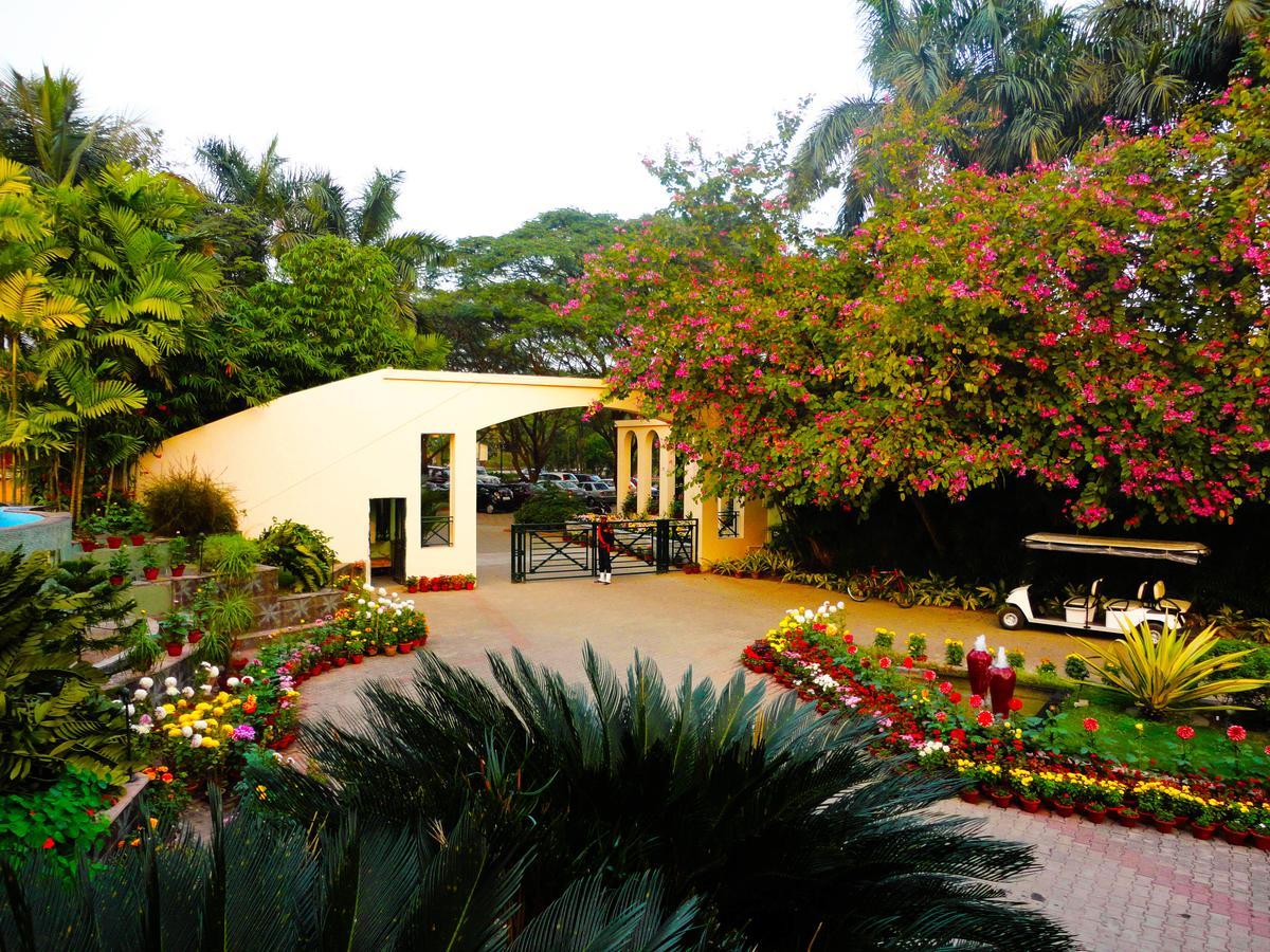 Ibiza The Fern Resort & Spa, Kolkata Bagian luar foto