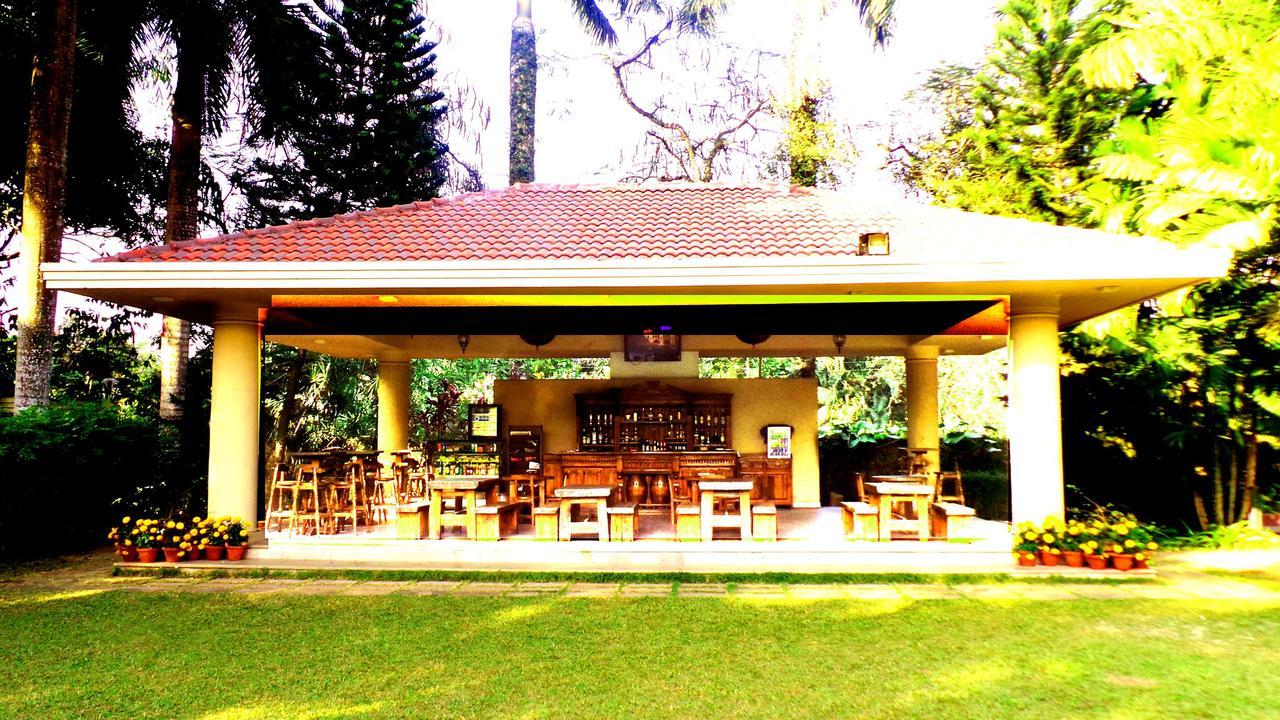 Ibiza The Fern Resort & Spa, Kolkata Bagian luar foto