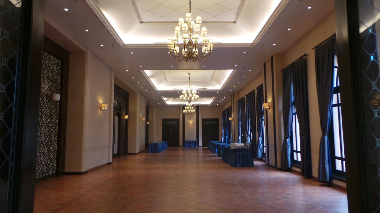 Ibiza The Fern Resort & Spa, Kolkata Bagian luar foto