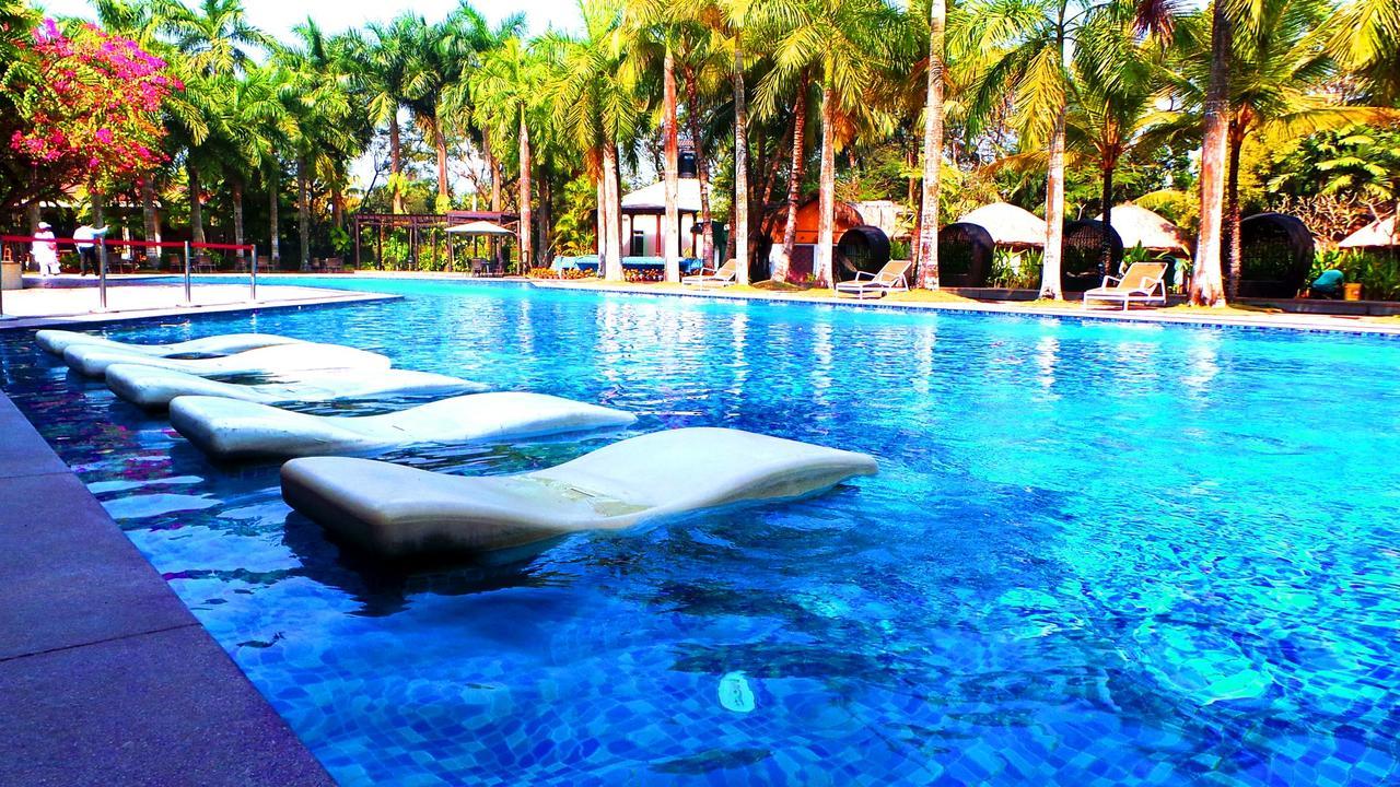 Ibiza The Fern Resort & Spa, Kolkata Bagian luar foto
