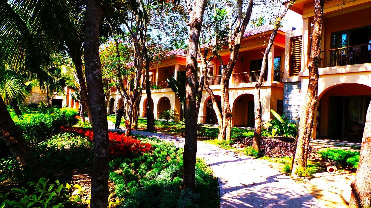 Ibiza The Fern Resort & Spa, Kolkata Bagian luar foto