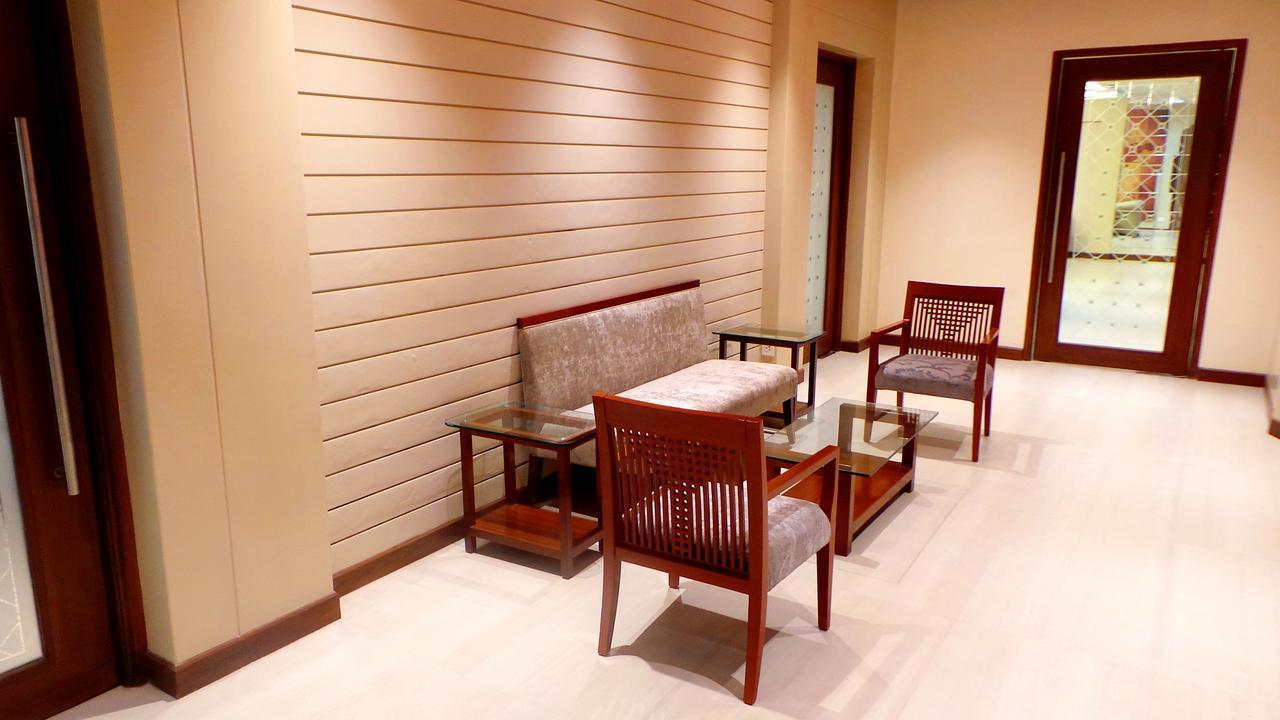 Ibiza The Fern Resort & Spa, Kolkata Bagian luar foto