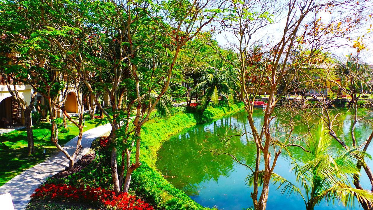 Ibiza The Fern Resort & Spa, Kolkata Bagian luar foto