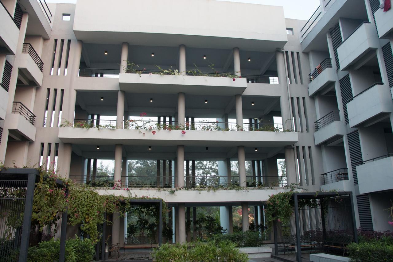 Ibiza The Fern Resort & Spa, Kolkata Bagian luar foto