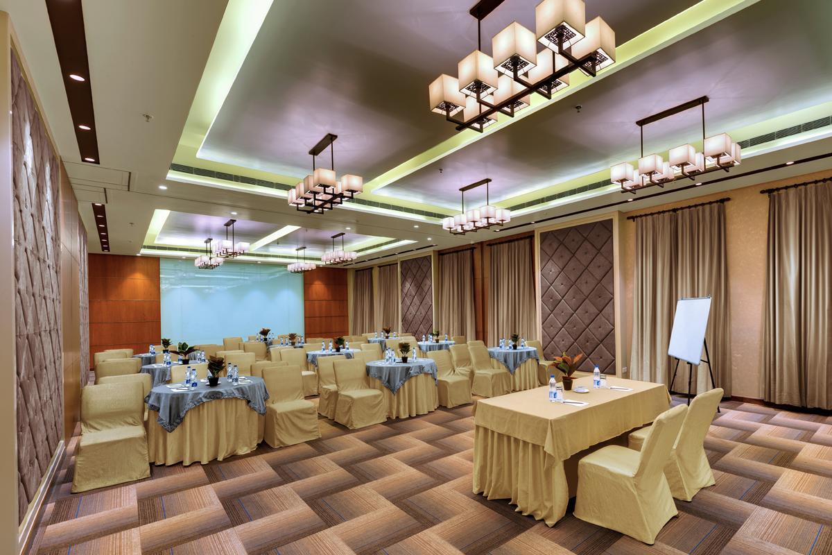 Ibiza The Fern Resort & Spa, Kolkata Bagian luar foto