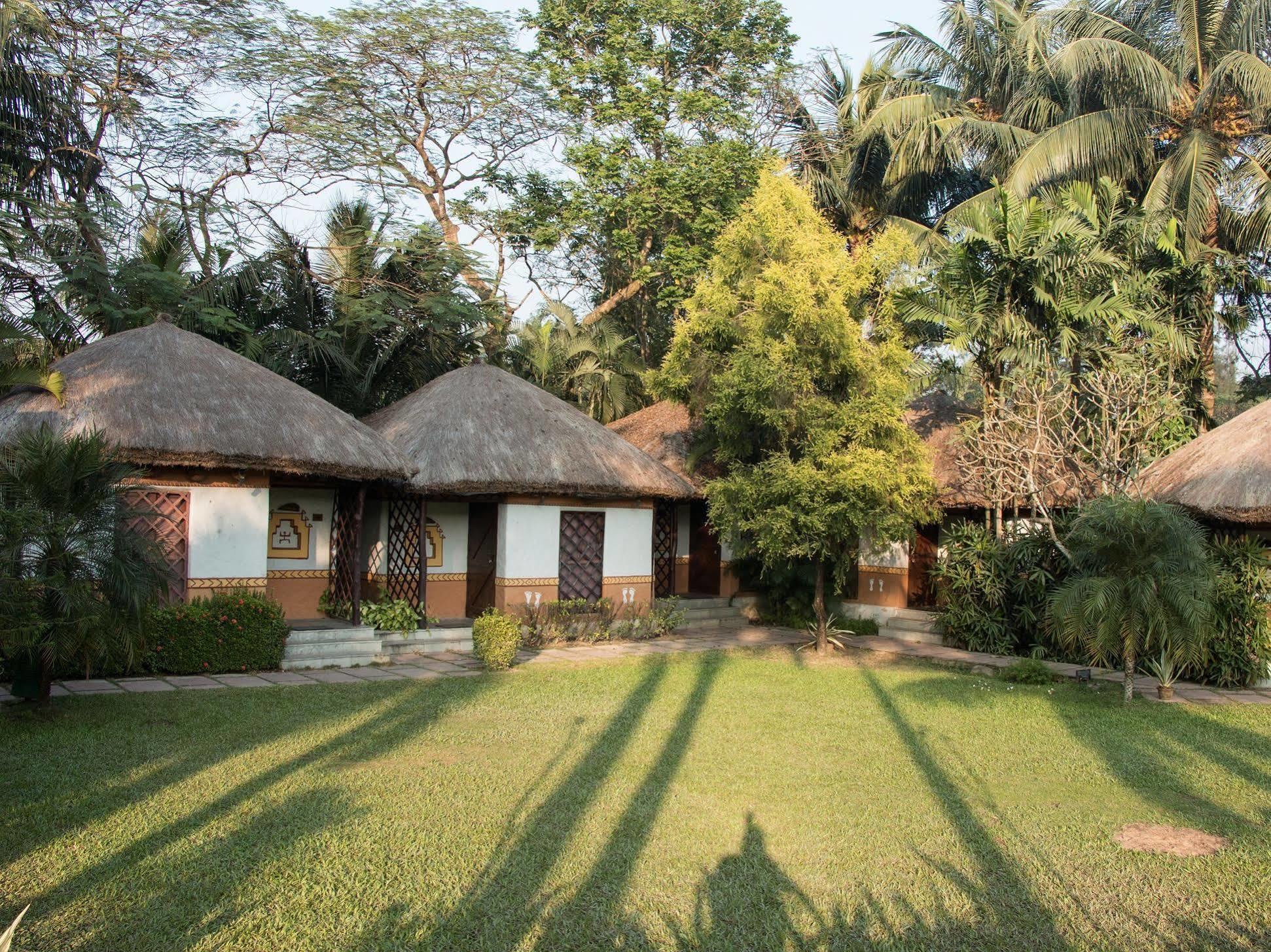 Ibiza The Fern Resort & Spa, Kolkata Bagian luar foto