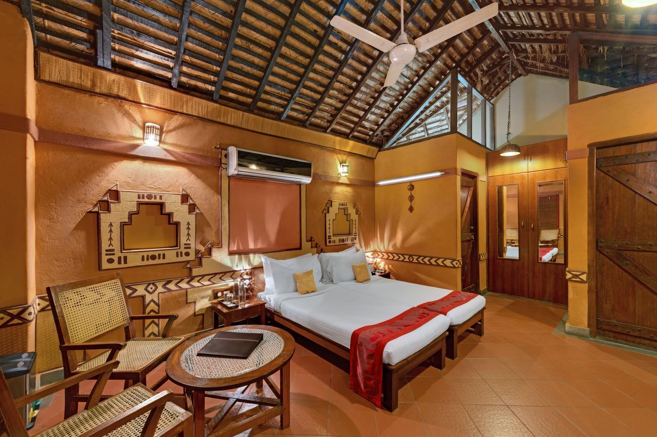 Ibiza The Fern Resort & Spa, Kolkata Bagian luar foto
