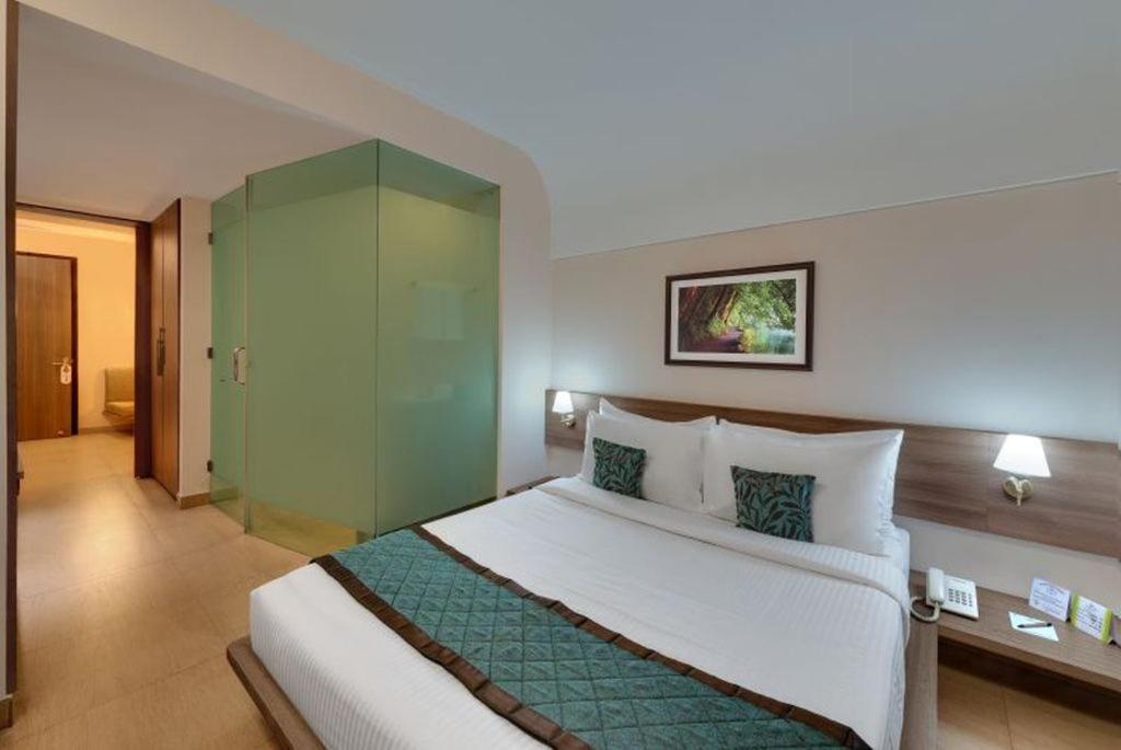 Ibiza The Fern Resort & Spa, Kolkata Bagian luar foto